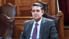 Φίλοι και συνεργάτες του Γιώργου Μυλωνάκη στον Ευαγγελισμό όπου νοσηλεύεται στη ΜΕΘ, δείτε βίντεο