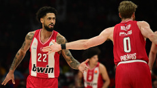 Πρώτος και καλύτερος στην κανονική περίοδο της Euroleague ο Ολυμπιακός, 85-76 την Αρμάνι στο ΣΕΦ, βίντεο