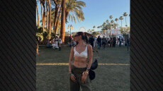 Δείχνει με περηφάνια τους κοιλιακούς της η κόρη του Μουρίνιο, φωτογραφίες


