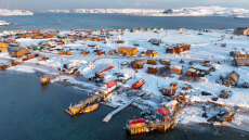 Τεριμπέρκα: Το ψαροχώρι της Αρκτικής με τις θερμοκρασίες των -25 βαθμών, που έγινε τουριστικό αξιοθέατο εν μέσω στρατιωτικής καταστολής