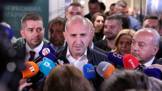 Ο φιλορώσος Ρούμεν Ράντεφ νικητής των εκλογών στη Βουλγαρία: Από στρατιωτικός, πρόεδρος της χώρας και τώρα πρωθυπουργός