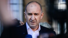 Νίκη του Ράντεφ στη Βουλγαρία, πρώτη φορά αυτοδύναμη κυβέρνηση έπειτα από οκτώ αναμετρήσεις