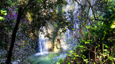 Ένα παραμυθένιο σκηνικό: Οι εντυπωσιακοί καταρράκτες των Νυμφών που μαγεύουν τους επισκέπτες, δείτε εικόνες