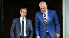 Στο Μαξίμου ο Έντι Ράμα: Ανοιχτοί δίαυλοι με φόντο τα δυτικά Βαλκάνια
