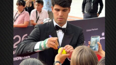 Αλκαράθ: Αμφίβολη η συμμετοχή του στο Roland Garros μετά την εμφάνιση με νάρθηκα στο χέρι, δείτε βίντεο


