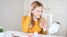 Cosmeticorexia: SOS για τη νέα εμμονή χρήσης καλλυντικών από παιδιά κάτω των 10
