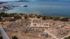 Αίγινα: Αρχαία κοσμήματα ανακαλύφθηκαν στον λόφο της Κολώνας - Δείτε φωτογραφίες