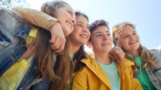 Τι κάνει κάποιον δημοφιλή στο σχολείο – Η έρευνα καταρρίπτει τα στερεότυπα