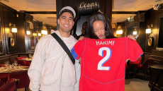 Βίντεο: Ο Χακίμι συναντήθηκε στο Παρίσι με τη Ριάνα και της έδωσε τη φανέλα του