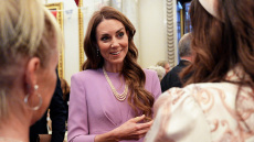 Η ζεστή αγκαλιά της Κέιτ Μίντλετον σε 88χρονο βετεράνο που εκπλήρωσε την τελευταία επιθυμία της συζύγου του