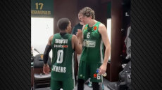 Παναθηναϊκός: Ο «χορός» του Σορτς με τον Οσμάν και τα εύσημα του Αταμάν στον Φαρίντ στα αποδυτήρια, δείτε βίντεο