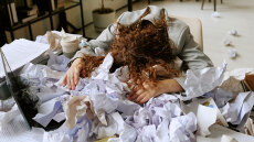 Η εργασία σκοτώνει 840.000 ανθρώπους τον χρόνο, λέει ο ΟΗΕ, στο επίκεντρο οι ψυχοκοινωνικοί κίνδυνοι
