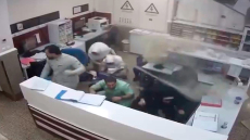 Χαοτικές σκηνές σε νοσοκομεία του Ιράν εν μέσω επιθέσεων, νοσηλεύτρια διασώζει νεογέννητα