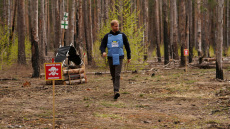 Ο Χάρι στα βήματα της Νταϊάνας: Περπάτησε μέσα σε ναρκοπέδιο, όπως η μητέρα του πριν 30 χρόνια