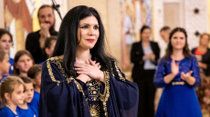 Μία γυναίκα στο ψαλτήρι: Η Νεκταρία Καραντζή σπάει τα στερεότυπα στην εκκλησία μέσα από τη διαδρομή της