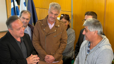 Βραβεύθηκαν οι δύο εργαζόμενοι του δήμου που εντόπισαν και έσωσαν τον 46χρονο άστεγο μέσα σε απορριμματοφόρο στη Θεσσαλονίκη