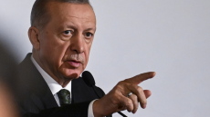 Ο Ερντογάν απέπεμψε τον υφυπουργό Παιδείας μετά τις δύο ένοπλες επιθέσεις σε σχολεία