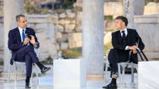 Ελλάς - Γαλλία μόνιμη συμμαχία: Μητσοτάκης και Μακρόν δίνουν ραντεβού στη φρεγάτα  «Κίμων», υπογράφουν ανανέωση της στρατηγικής συνεργασίας
