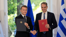 Δείτε αναλυτικά την αμυντική συμφωνία και τη συμφωνία για τη συνολική στρατηγική εταιρική σχέση Ελλάδας - Γαλλίας που υπέγραψαν Μητσοτάκης και Μακρόν
