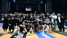 Ο ΠΑΟΚ με σούπερ επίθεση νίκησε τον Παναθηναϊκό 3-0 και έκανε το 1-1 στους τελικούς της Volley League, δείτε βίντεο