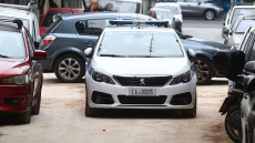 «Όταν έπεσα κάτω άρχισε να με κλωτσάει»: Τον εφιάλτη που έζησε στα χέρια του 50χρονου στο Παγκράτι περιγράφει η οδηγός που της έσπασε το πόδι