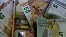 Eurobank για ελληνική οικονομία: Πρόσθετος δημοσιονομικός χώρος έως €200 εκατ. το 2026