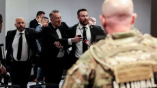 Πώς ο πράκτορος των Μυστικών Υπηρεσιών σώθηκε από τον ένοπλο που είχε ανοίξει πυρ στο δείπνο του Λευκού Οίκου χάρη στο κινητό του