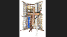 «Σταυροί»: Η νέα έκθεση του Γιώτη Μπαλοδήμου στο «Βρυσάκι» της Πλάκας