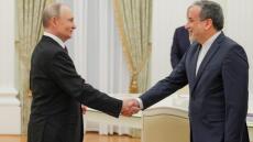 Συναντήθηκαν Πούτιν και Αραγτσί: Η Ρωσία θα πράξει ό,τι χρειαστεί για το συμφέρον του Ιράν και την ειρήνη στη Μέση Ανατολή 