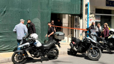 89χρονος εισέβαλε με καραμπίνα και πυροβόλησε στον ΕΦΚΑ στον Κεραμεικό, ένας υπάλληλος τραυματίας