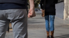 Φυλάκιση ενός έτους με αναστολή σε  35χρονο stalker: Έγινε η «σκιά» 26χρονης επί 4 χρόνια, της έστελνε μηνύματα και της ζητούσε να παντρευτούν