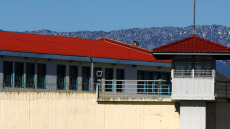 Στις σόλες από τις παντόφλες είχε κρύψει τα ναρκωτικά η γυναίκα που συνελήφθη στις φυλακές Τρικάλων, δείτε φωτογραφία