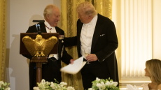 Ο Τραμπ λέει πως ο βασιλιάς Κάρολος δεν θέλει να αποκτήσει το Ιράν πυρηνικά όπλα