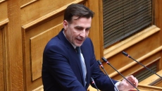 Ο Μιχάλης Χουρδάκης από τους Δημοκράτες του Κασσελάκη ήθελε να «σπάσει» με το βουλευτικό του αυτοκίνητο το μπλόκο της Αττικής Οδού για τον Εμίρη του Κατάρ
