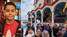 Πάνδημο πένθος στα Μακρίσια για τον 13χρονο Κωνσταντίνο που σκοτώθηκε με πατίνι - Ράγισαν καρδιές στην κηδεία