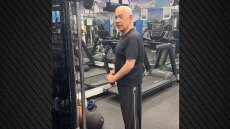 Ο Νετανιάχου απαντά στις αιχμές για την υγεία του με βίντεο από το γυμναστήριο και τη διατροφή του