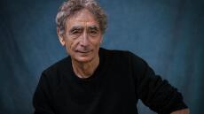 Gabor Maté: Ο περιζήτητος γιατρός και συγγραφέας - γκουρού της ψυχικής υγείας έρχεται στην Αθήνα 
