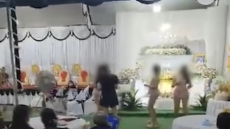 Κηδεία στην Ταϊλάνδη έγινε viral, 58χρονος είχε ζητήσει αποχαιρετισμό με πάρτι και χορεύτριες - Δείτε βίντεο