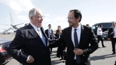 Μαζί με τον Νίκο Χριστοδουλίδη επέστρεψε από την Αρμενία ο Κωνσταντίνος Τασούλας