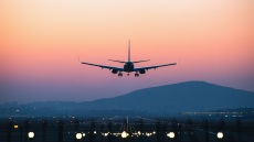 Ο φόβος που γεννά η κρίση των Στενών του Ορμούζ στην αεροπορική βιομηχανία