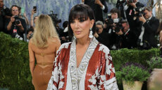 Κρις Τζένερ: Η λαμπερή εμφάνιση στο Met Gala μετά το λίφτινγκ των 100.000 δολαρίων, με φόρεμα κιμονό