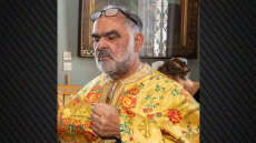 Πέθανε ο παπα-Τσάκαλος, ήταν γνωστός από τις τηλεοπτικές του εμφανίσεις
