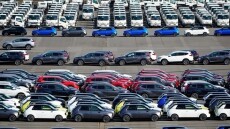 «Κόλλησαν» οι διαπραγματεύσεις για την εμπορική συμφωνία ΕΕ – ΗΠΑ, στο τραπέζι νέοι δασμοί 25%