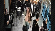 Σοκαριστικό βίντεο: Γυναίκα στη Βραζιλία μαχαίρωσε κομμωτή επειδή... δεν της άρεσε το κούρεμά της