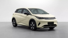 Το BYD Dolphin και σε plug-in υβριδικό