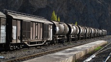 Με τα λιμάνια του αποκλεισμένα το Ιράν κρατά ανοιχτή μέσω τρένων την εμπορική σχέση με Κίνα: Τι μεταφέρουν τα περίπου 100 κοντέινερ την εβδομάδα