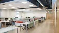 Γραφεία: Οι τιμές, οι 3 ταχύτητες, οι τάσεις και οι παλιοί γραφειακοί χώροι που γίνονται «Airbnb» στην Αθήνα