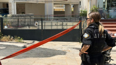Ζήτησαν τα κλειδιά της ταράτσας και μέσα σε δευτερόλεπτα έπεσαν, λέει γειτόνισσα για τις δύο 17χρονες στην Ηλιούπολη