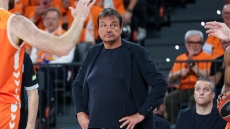 Ο Παναθηναϊκός που επιστρέφει με σκυμμένο το κεφάλι από την Βαλένθια και μια σχέση σε κρίση με τον Αταμάν