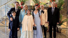 Η οικογένεια Χατζηιωάννου στο Μπάκιγχαμ, σε φιλανθρωπική εκδήλωση του Βασιλιά Καρόλου